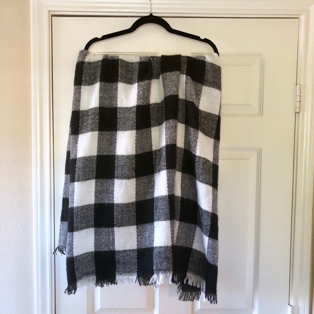 White and Black Checkered Blanket Scarf